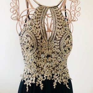 Dave and Johnny fabulous prom dress